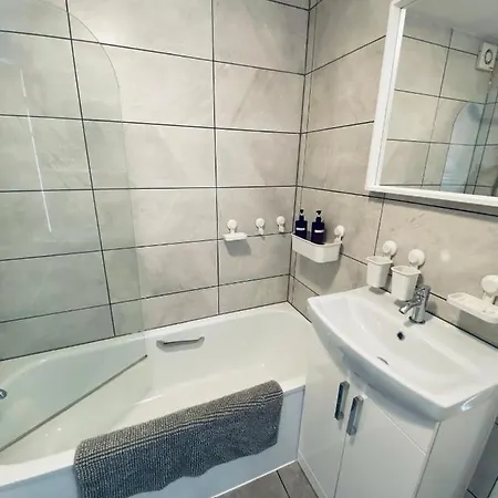 Apartment Number 6 *