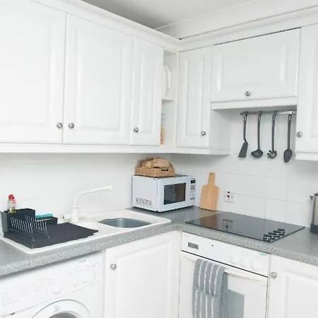 Apartment Number 6 *